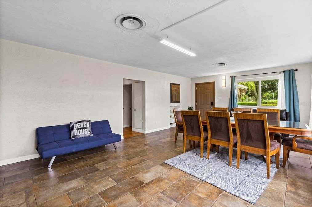 1175 John Anderson Dr, Ormond Beach FL 32176-3719 exterior