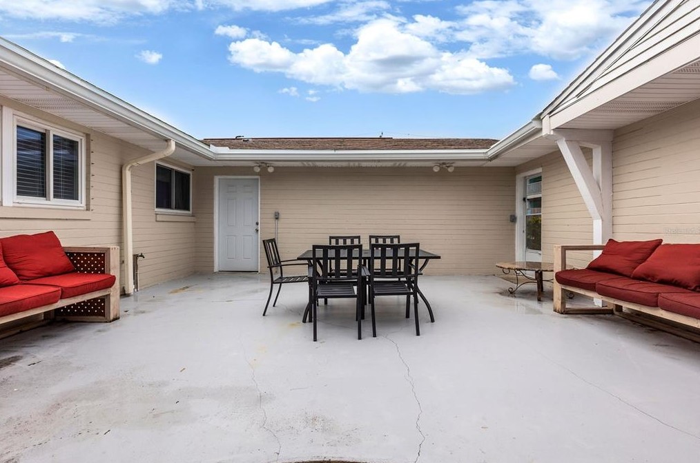 1175 John Anderson Dr, Ormond Beach FL 32176-3719 exterior