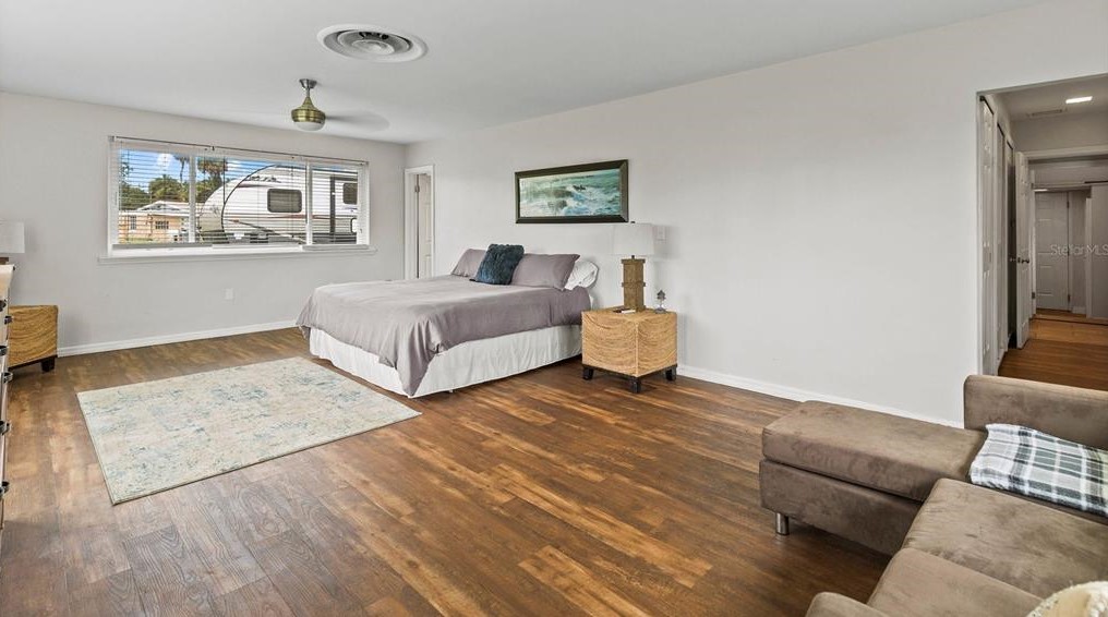 1175 John Anderson Dr, Ormond Beach FL 32176-3719 exterior