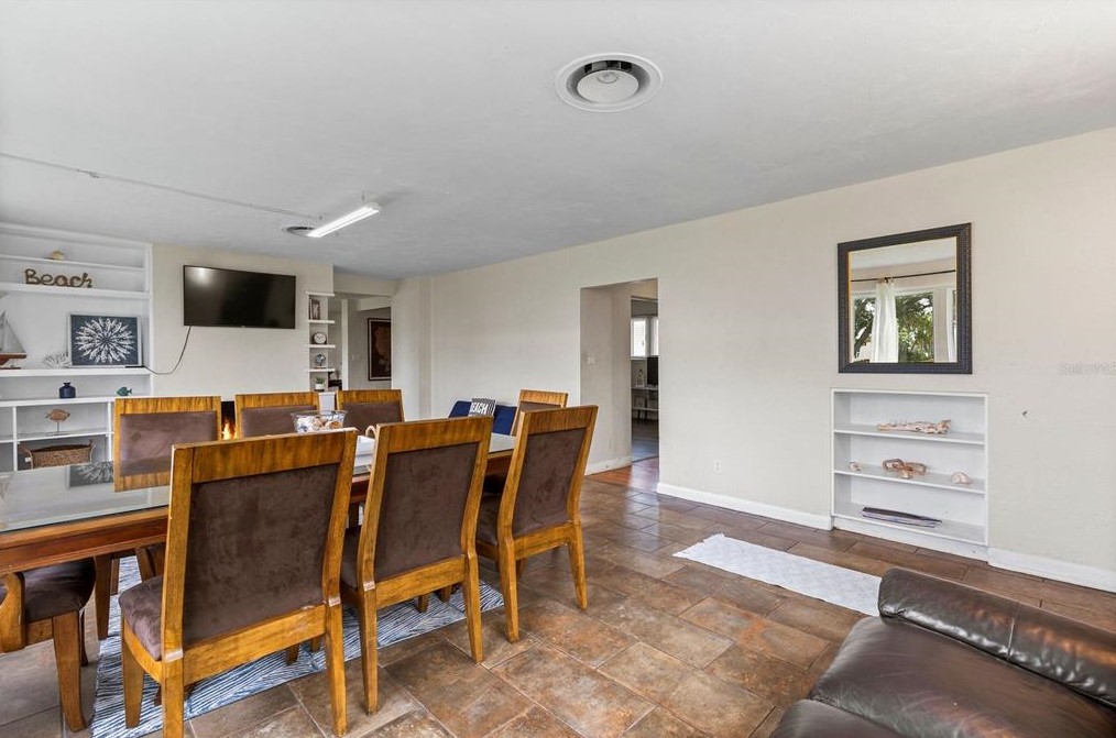 1175 John Anderson Dr, Ormond Beach FL 32176-3719 exterior