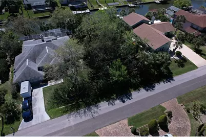 25 Cherokee Court W, Palm Coast, FL 32137 - Photo 5