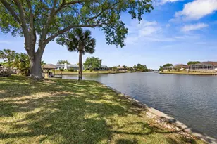 21 Comet Ct, Palm Coast, FL 32137 - Photo 19