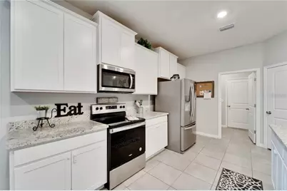 14069 Wineberry Drive, Dade City, FL 33525 - Photo 11