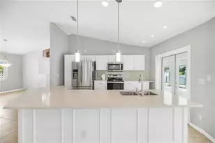 21 Cottonwood Ct, Palm Coast, FL 32137 - Photo 7