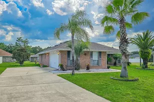 7 Lewis Pl, Palm Coast, FL 32137 - Photo 3