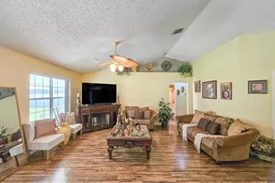 7 Lewis Pl, Palm Coast, FL 32137 - Photo 9