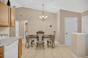 8 Fawn Ln, Palm Coast, FL 32137 - Photo 13