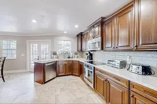 10 Comet Ct, Palm Coast, FL 32137 - Photo 7