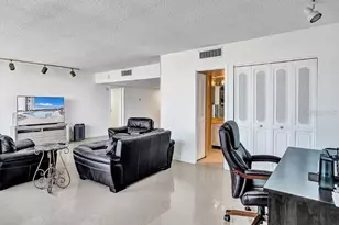 3675 N Country Club Dr, Miami, FL 33180 - Photo 11