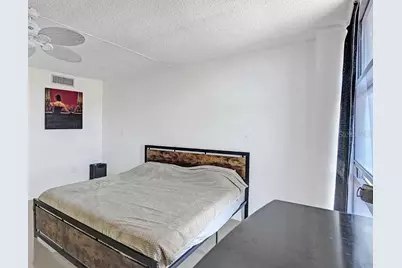 3675 N Country Club Drive #2110, Miami, FL 33180 - Photo 9