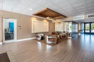 3675 N Country Club Dr, Miami, FL 33180 - Photo 15