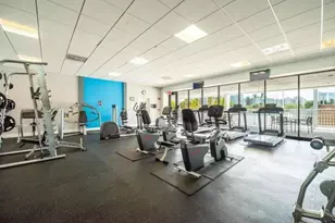 3675 N Country Club Dr, Miami, FL 33180 - Photo 19