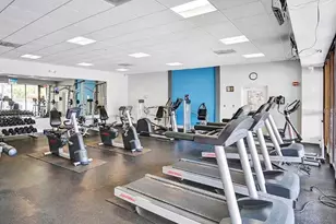 3675 N Country Club Dr, Miami, FL 33180 - Photo 37