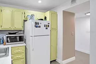 3675 N Country Club Dr, Miami, FL 33180 - Photo 29