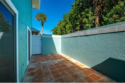 323 N 10th Street, Flagler Beach, FL 32136 - Photo 15