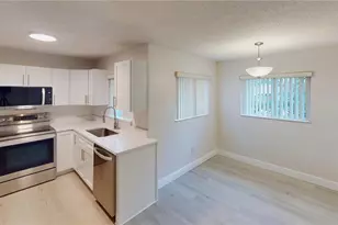 14 Wellshire Ln, Palm Coast, FL 32164 - Photo 11