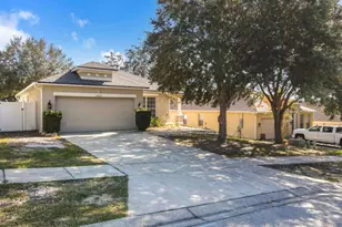 25227 Chipshot Ct, Sorrento, FL 32776 - Photo 5