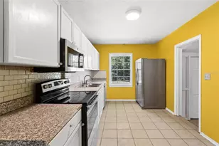 1334 NE 1st Ave, Gainesville, FL 32641 - Photo 13