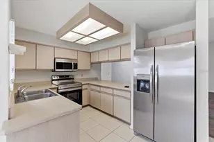 22 Pinelynn Ln, Palm Coast, FL 32164 - Photo 3