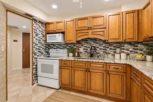 925 N Halifax Ave, Daytona Beach, FL 32118 - Photo 5