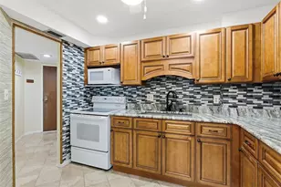 925 N Halifax Ave, Daytona Beach, FL 32118 - Photo 5