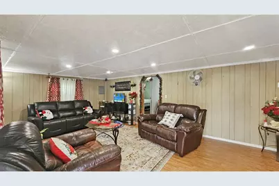 11455 SE Highway 464C, Ocklawaha, FL 32179 - Photo 13