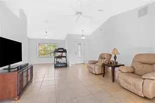 14 Lamoyne Ln, Palm Coast, FL 32137 - Photo 13