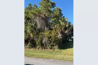 8 Bill Court, Palm Coast, FL 32137 - Photo 1