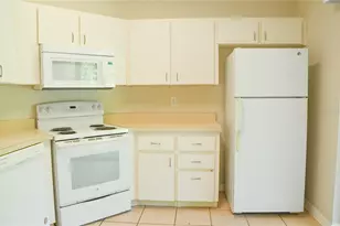 33 Pine Haven Dr, Palm Coast, FL 32164 - Photo 7