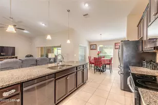 11 Robin Pl, Palm Coast, FL 32164 - Photo 9