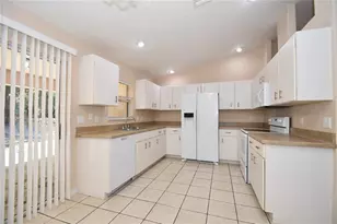 8 Regency Dr, Palm Coast, FL 32164 - Photo 9