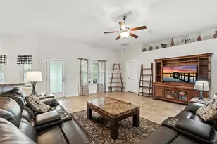 8 Zorro Ct, Palm Coast, FL 32164 - Photo 9