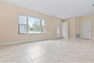 16 Pinelynn Drive, Palm Coast, FL 32164 - Photo 9