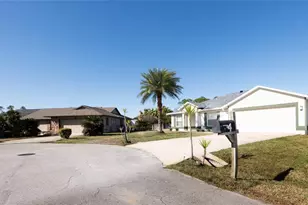 4 Fortress Ct, Palm Coast, FL 32137 - Photo 3