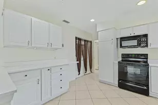 9 Crompton Pl, Palm Coast, FL 32137 - Photo 5