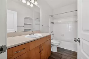 8290 W Gate Pkwy, Jacksonville, FL 32216 - Photo 19