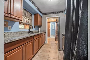 1333 E Lombardy Dr, Deltona, FL 32725 - Photo 9