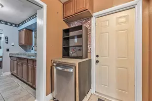 1333 E Lombardy Dr, Deltona, FL 32725 - Photo 11