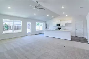 8 Louvet Ln, Palm Coast, FL 32137 - Photo 9