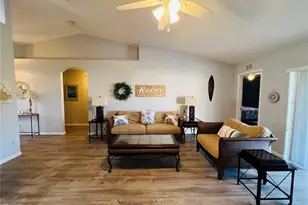 8 Firethorn Ln, Palm Coast, FL 32137 - Photo 5