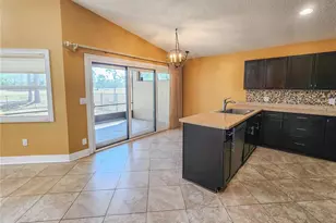 31 Lago Vista Pl, Palm Coast, FL 32164 - Photo 11