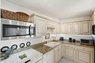 925 N Halifax Ave, Daytona Beach, FL 32118 - Photo 9