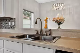 5037 Shale Ridge Trail, Orlando, FL 32818 - Photo 7