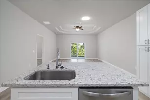 37 Regent Ln, Palm Coast, FL 32164 - Photo 9