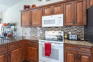 2 Edwin Ln, Palm Coast, FL 32164 - Photo 9