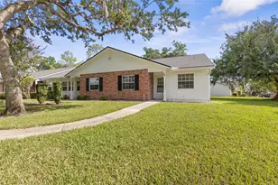 24 Kings Colony Ct, Palm Coast, FL 32137 - Photo 1