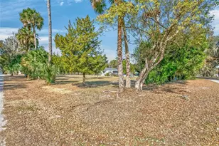 808 Front St, Welaka, FL 32193 - Photo 33