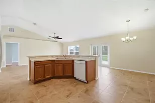 33 Brownstone Ln, Palm Coast, FL 32137 - Photo 9