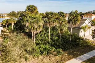 185 S Riverwalk Dr, Palm Coast, FL 32137 - Photo 9