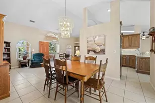 8 Eagle Pl, Palm Coast, FL 32164 - Photo 5